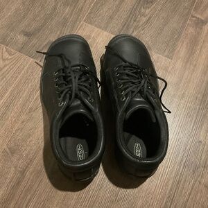 Men''s size 12 Keen's Oxford style non-slip shoes